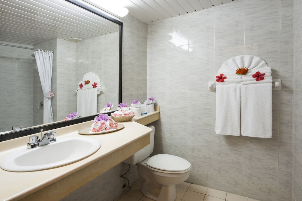 Standard Room, 2 Double Beds, Garden View - Photo 5