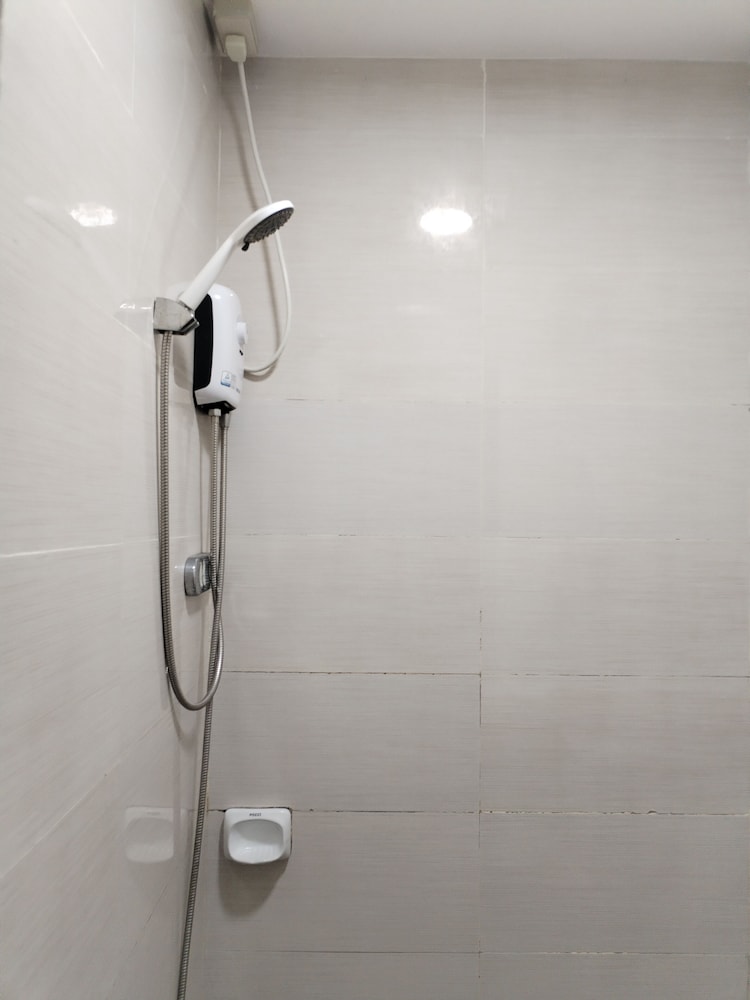 Basic Quadruple Room - Photo 4
