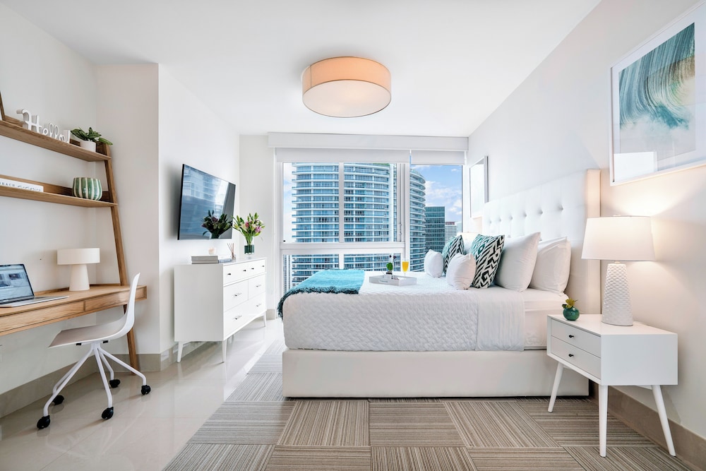 Boutique Corner Apart, 2/2, Sofa Bed, Ocean View, Balcony4202