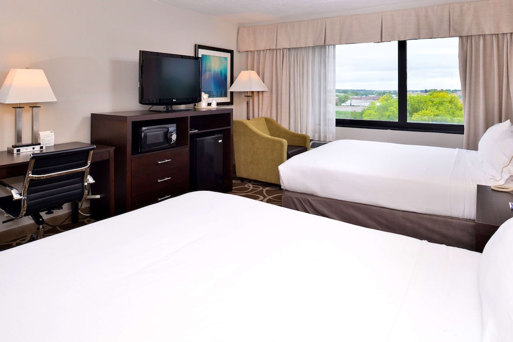 Suite, 2 Queen Beds, Non Smoking - Photo 2