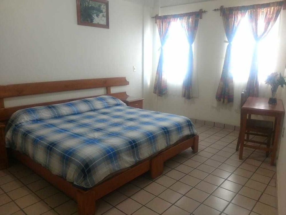 Room, 1 King Bed photo 1