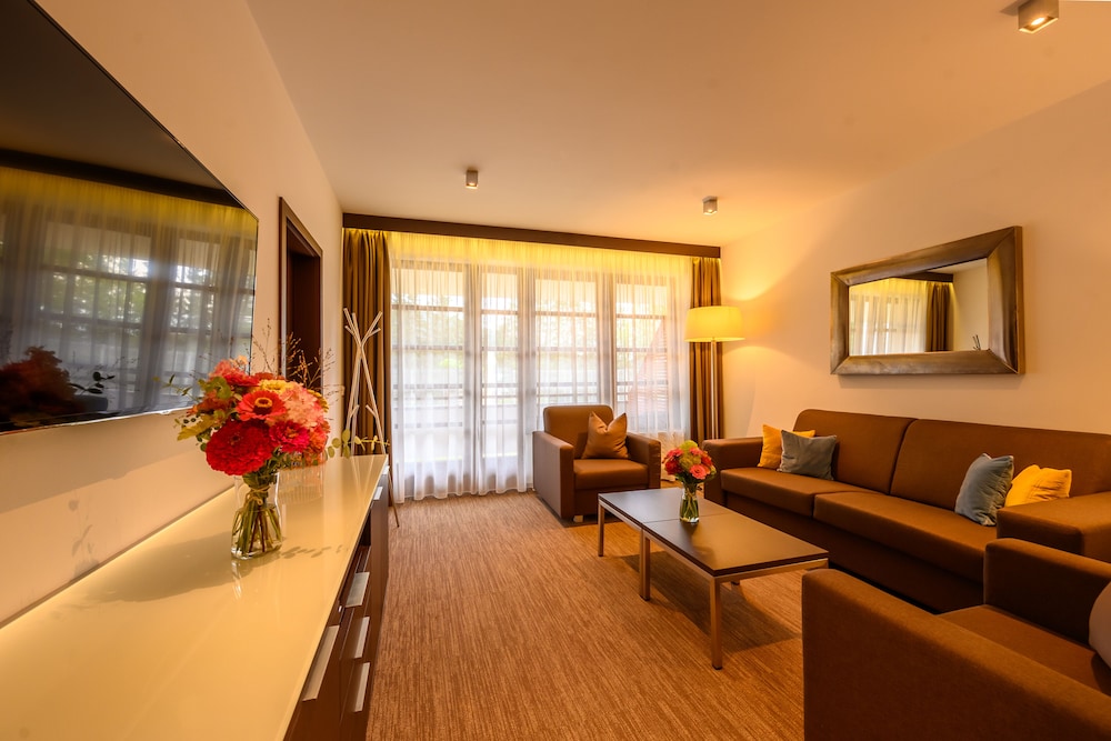 Deluxe Apartment, 2 Bedrooms (****)Unlimited access to Wellness) photo 2