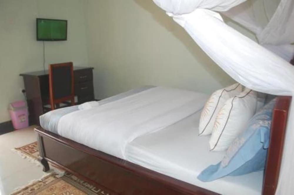 Single Room (With A/C)