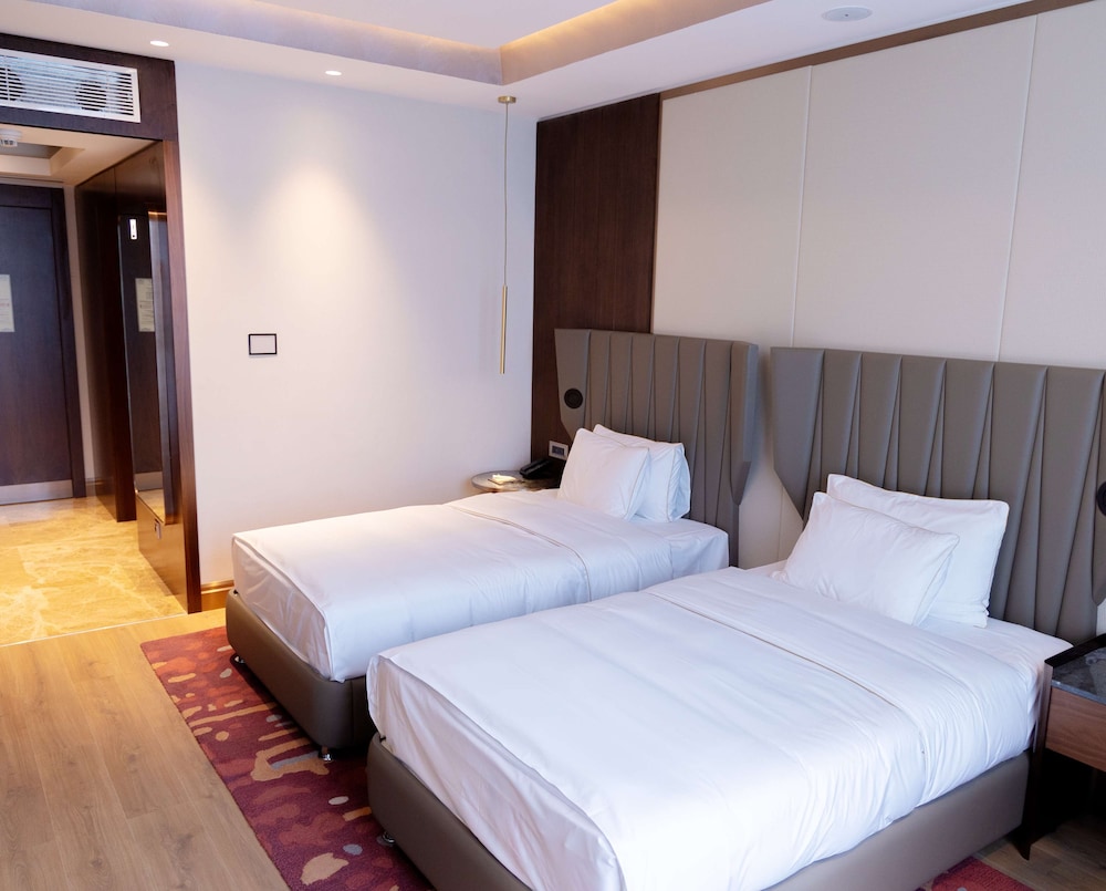 Executive Twin Room, 2 Twin Beds - Photo 2
