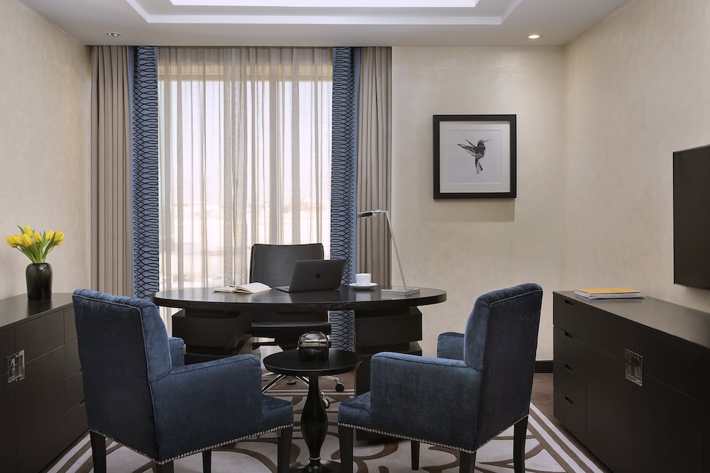 Premium Room, 1 King Bed, Non Smoking - Photo 5