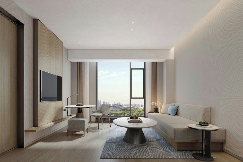 Suite, 1 King Bed
