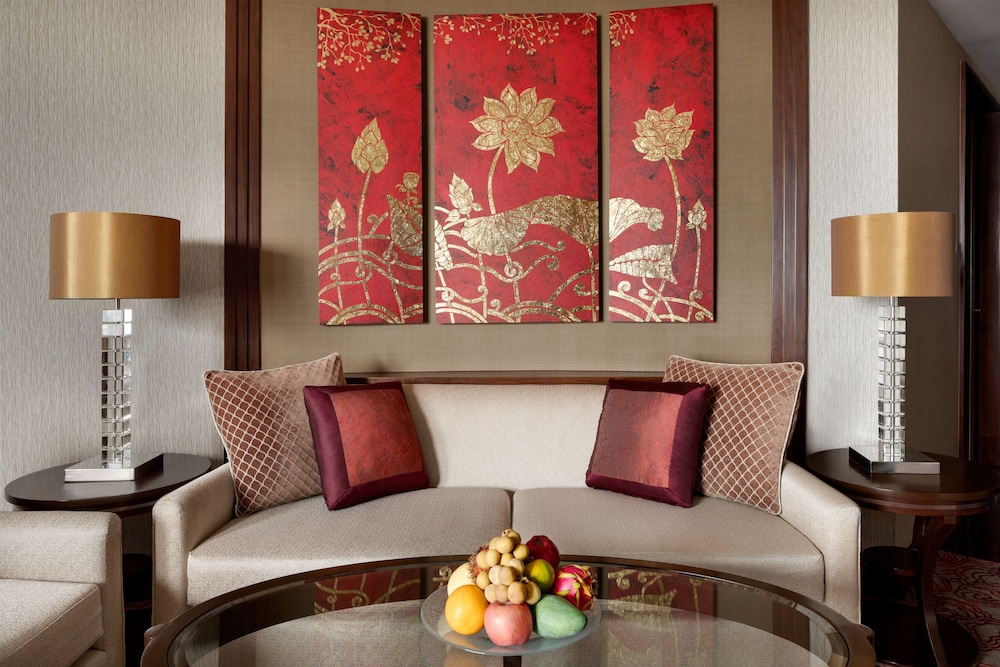 Shangri-La Wing, Executive Suite, 2 Twin Beds, River View