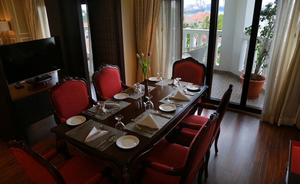 Royal Dutch Suite photo 2