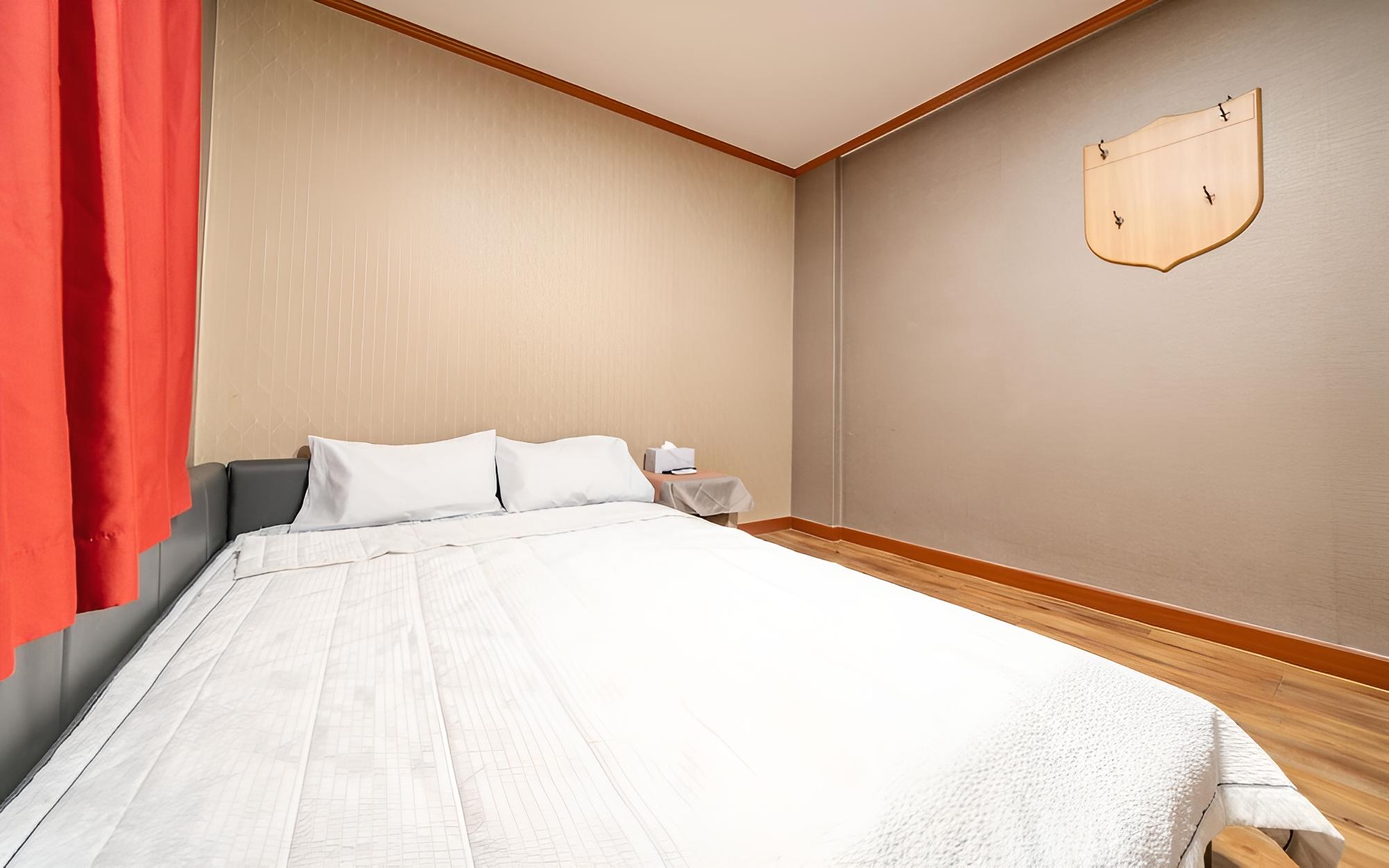 Room (Standard Room (Bed OTT)) - Photo 2