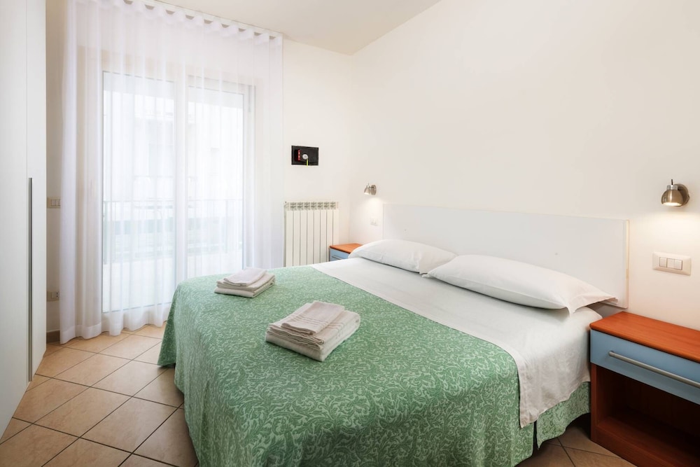 Two-room apartment with Terrace photo 1