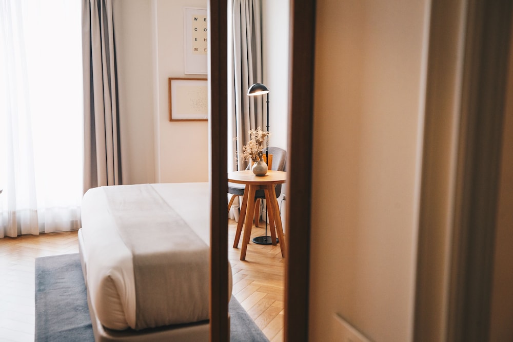 Deluxe Room, Non Smoking, City View