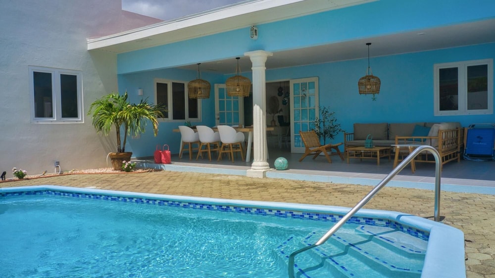 Villa photo 2