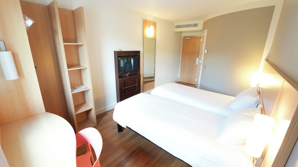 Standard Twin Room, 2 Twin Beds photo 2