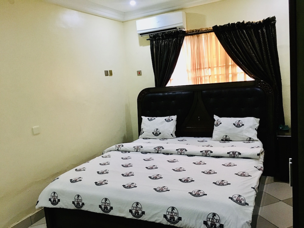 Executive Room - Photo 1