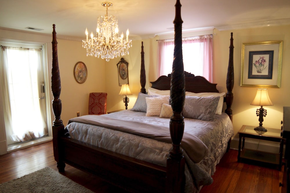 Boudoir King Suite photo 1