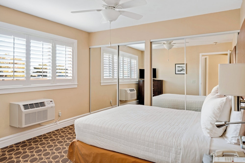 Suite, 1 Bedroom (Garden Side, 1 King) - Photo 2