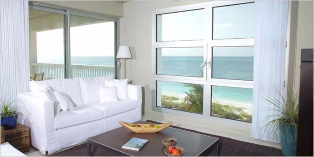 Corner Suite, 1 Bedroom, Oceanfront photo 2