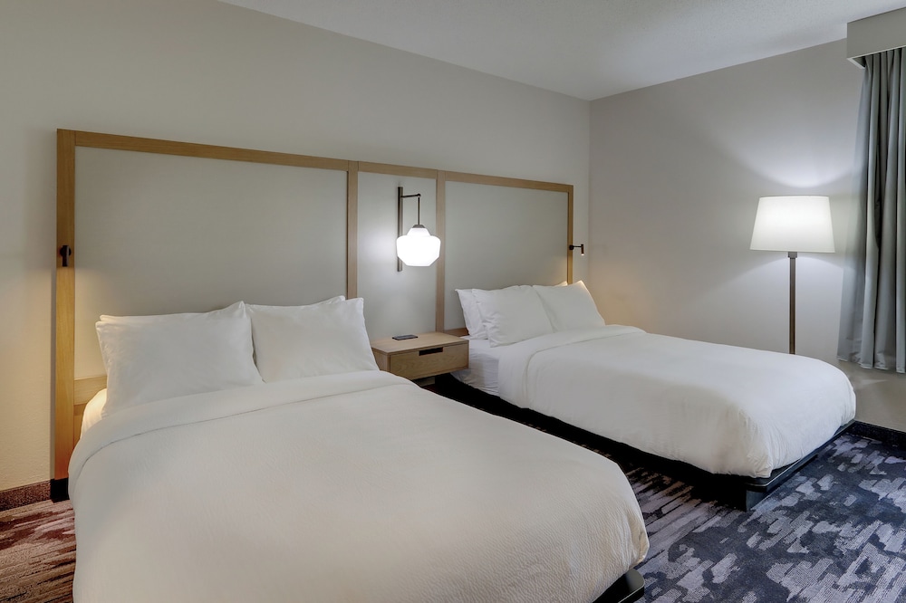 Room, 2 Queen Beds (Mobility Accessible, Tub) - Photo 4