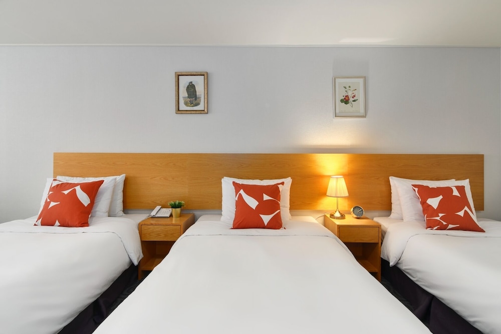 Deluxe Triple Room photo 2