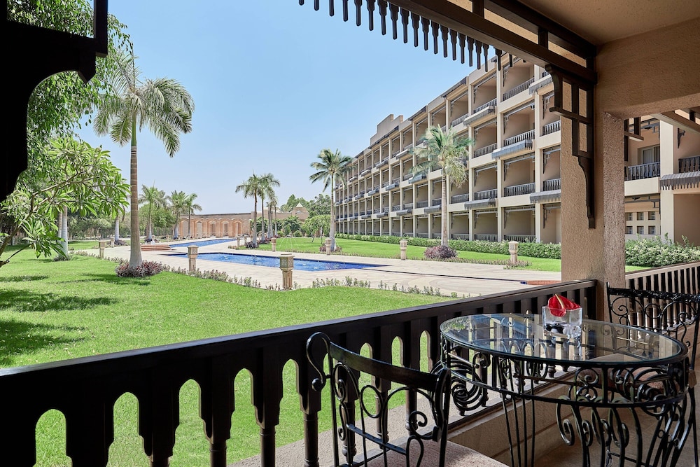Deluxe Room, Club Lounge Access - Photo 9