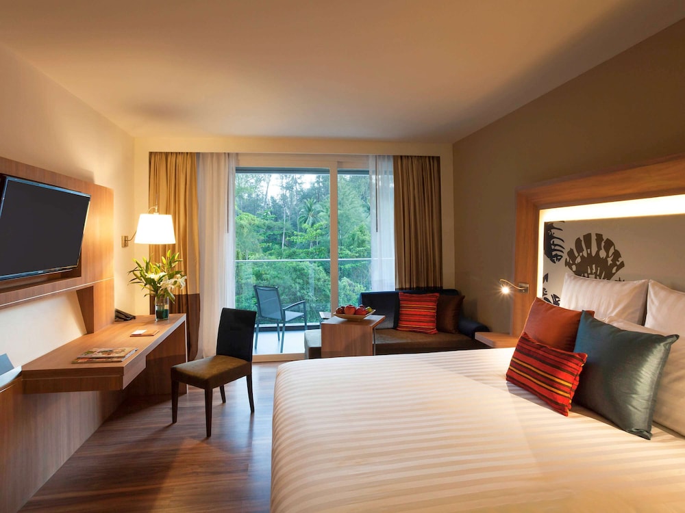Superior Room, 1 King Bed photo 1