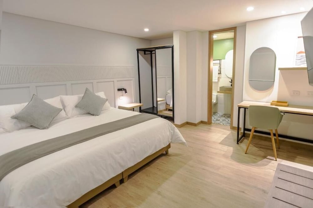 Deluxe Double Room photo 3