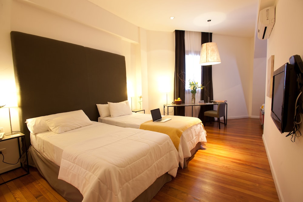 Suite, Multiple Beds, Non Smoking - Photo 2
