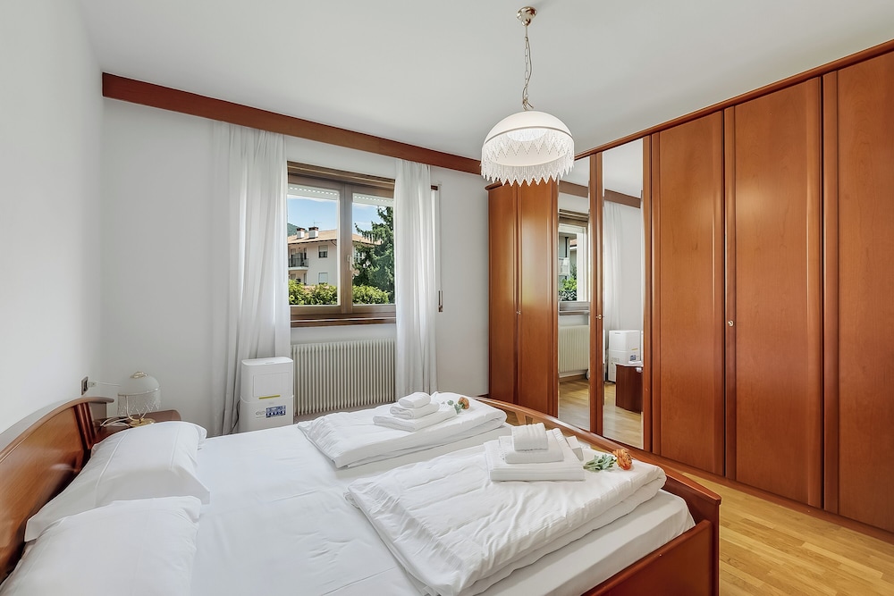 Standard Apartment, Multiple Bedrooms (The Olive Tree Garden With Mountain)