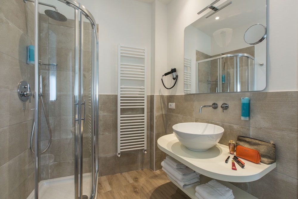 Deluxe Double Room, 1 Double Bed, Non Smoking, Balcony photo 2
