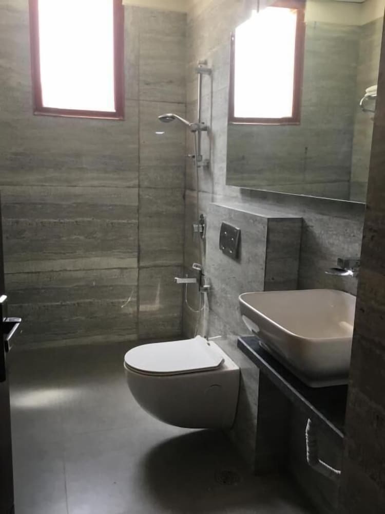 Deluxe Room - Photo 10