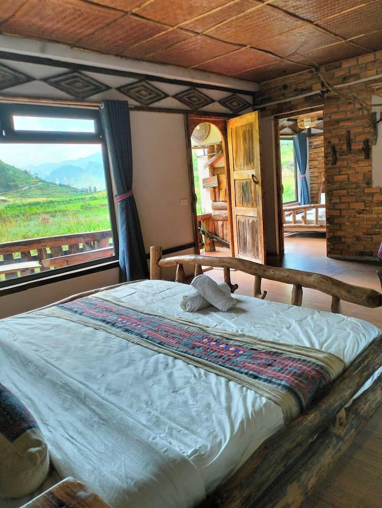 Standard Quadruple Room, Hill View photo 3