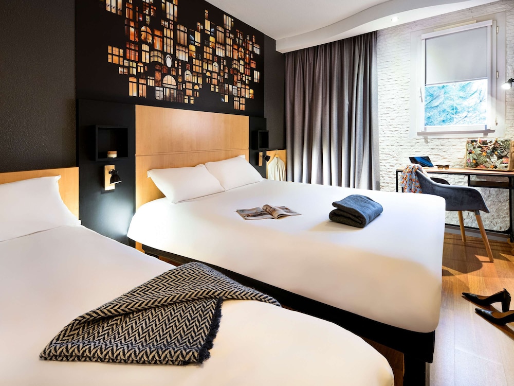 Standard Room, Multiple Beds - Photo 2