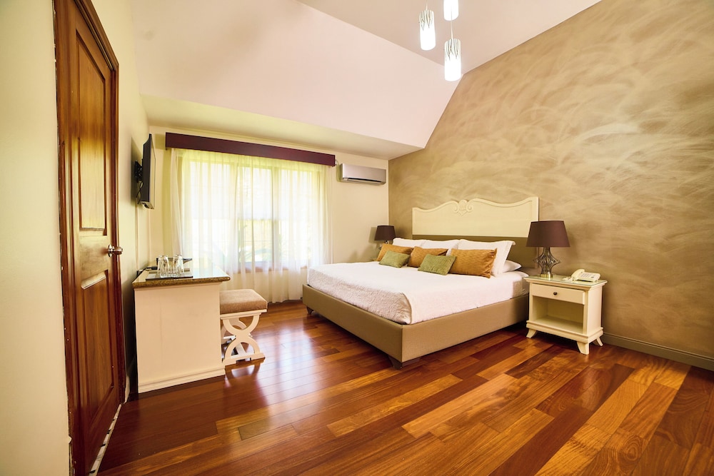 Deluxe Double Room, 1 Queen Bed - Photo 1