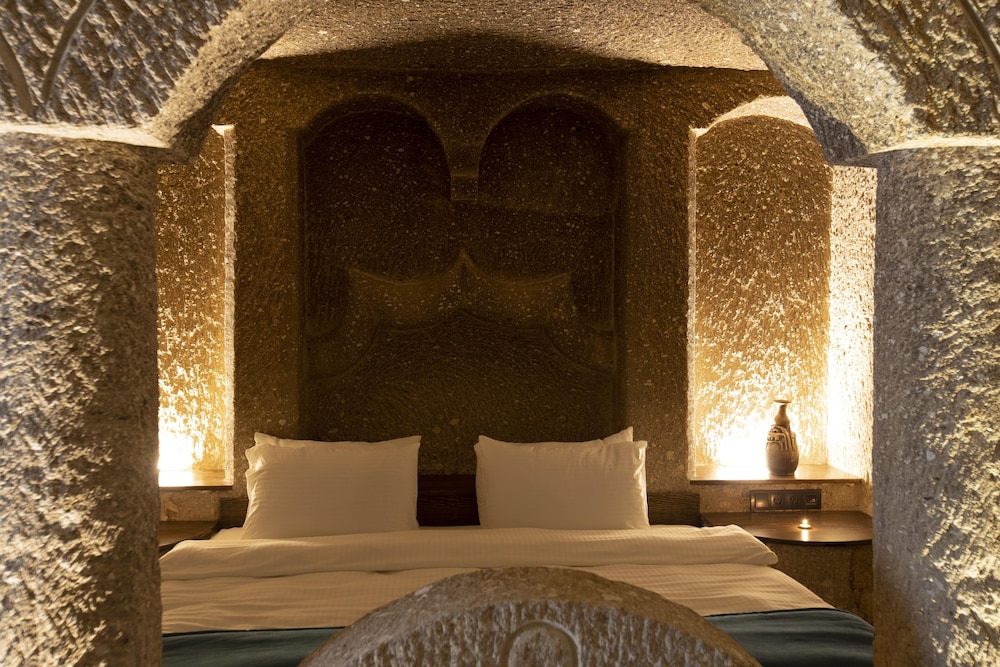 Honeymoon Triple Room photo 2