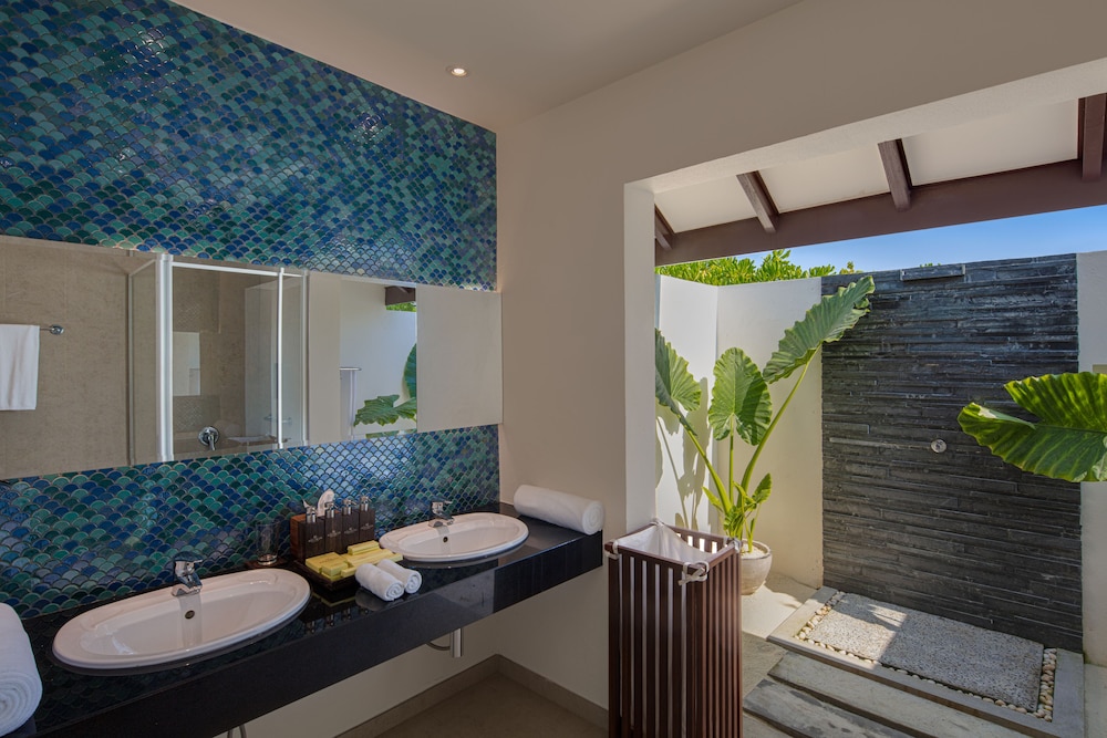 Deluxe Sunset Beach Villa - Photo 5