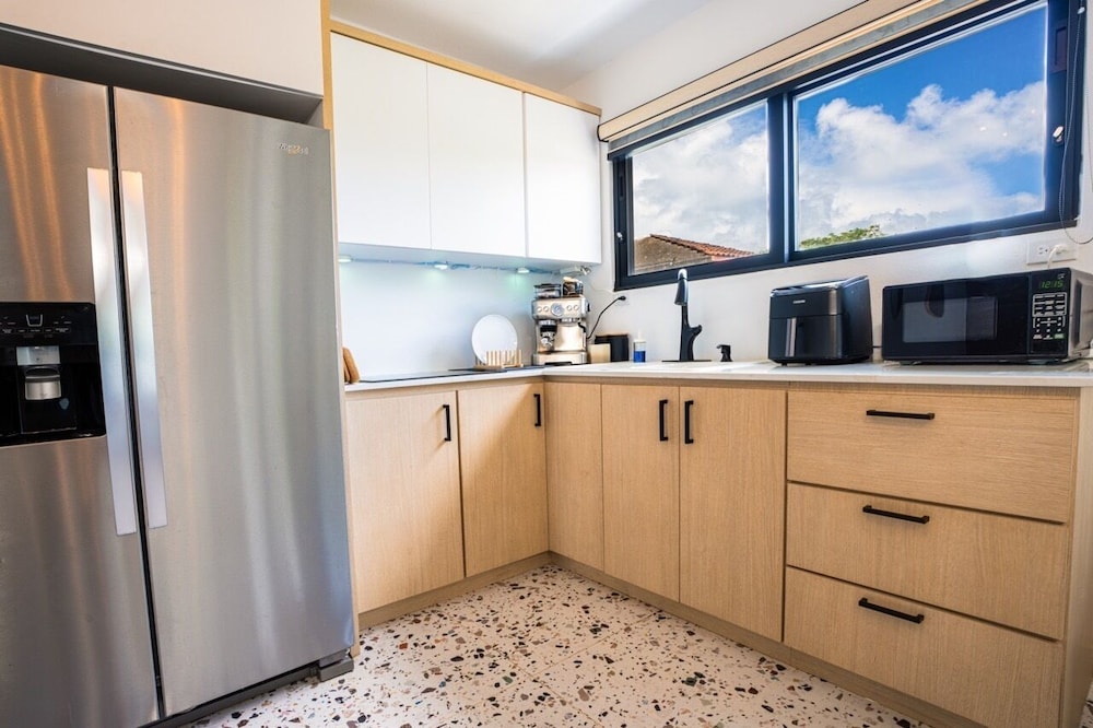 Executive Suite, 1 Bedroom, Kitchen, City View photo 3