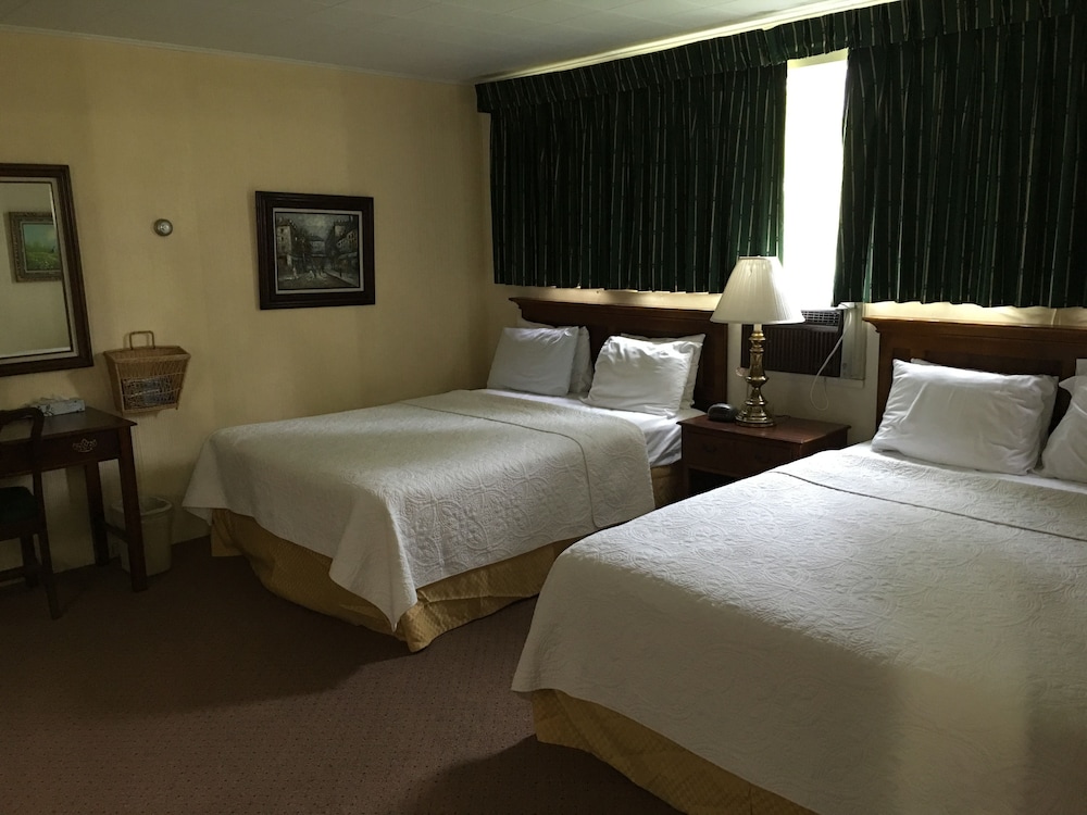 Standard Room, 2 Queen Beds photo 1