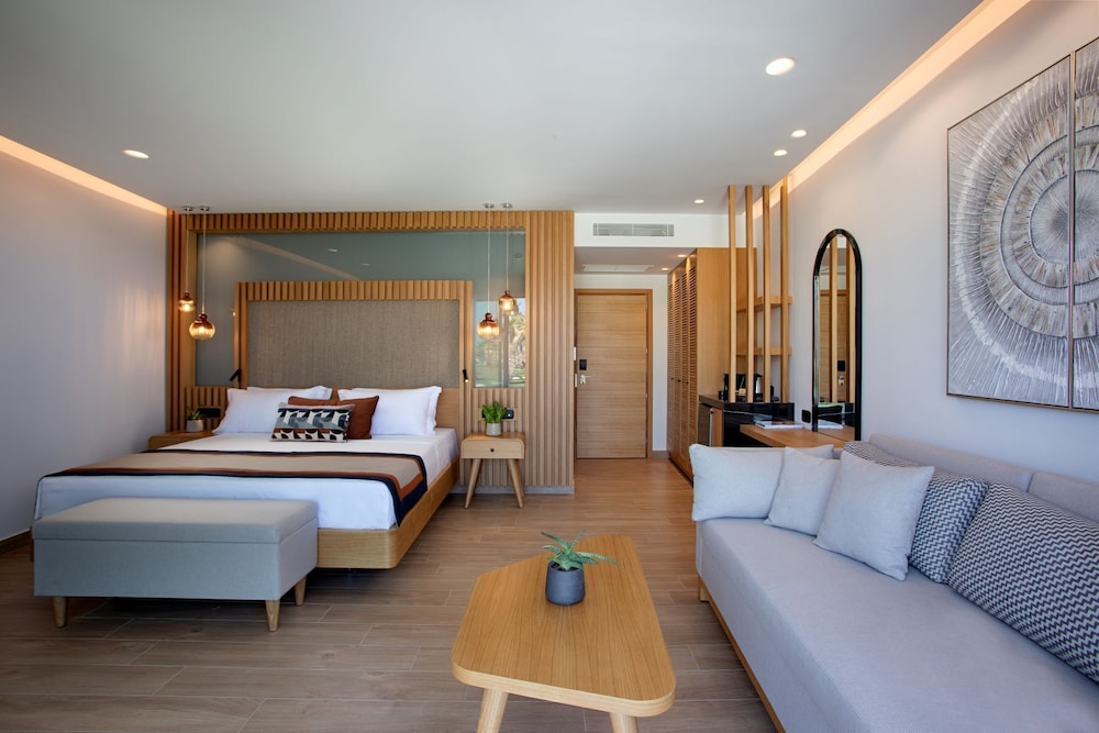 Junior Suite Private Pool Front Sea View