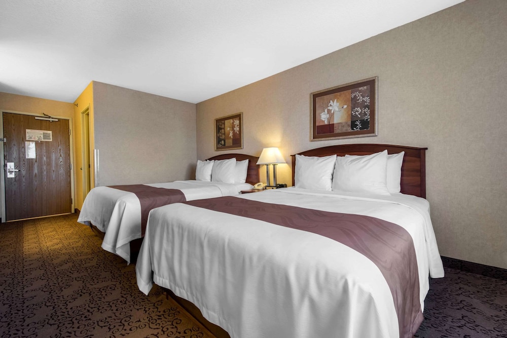 Standard Room, 2 Queen Beds, Non Smoking - Photo 2