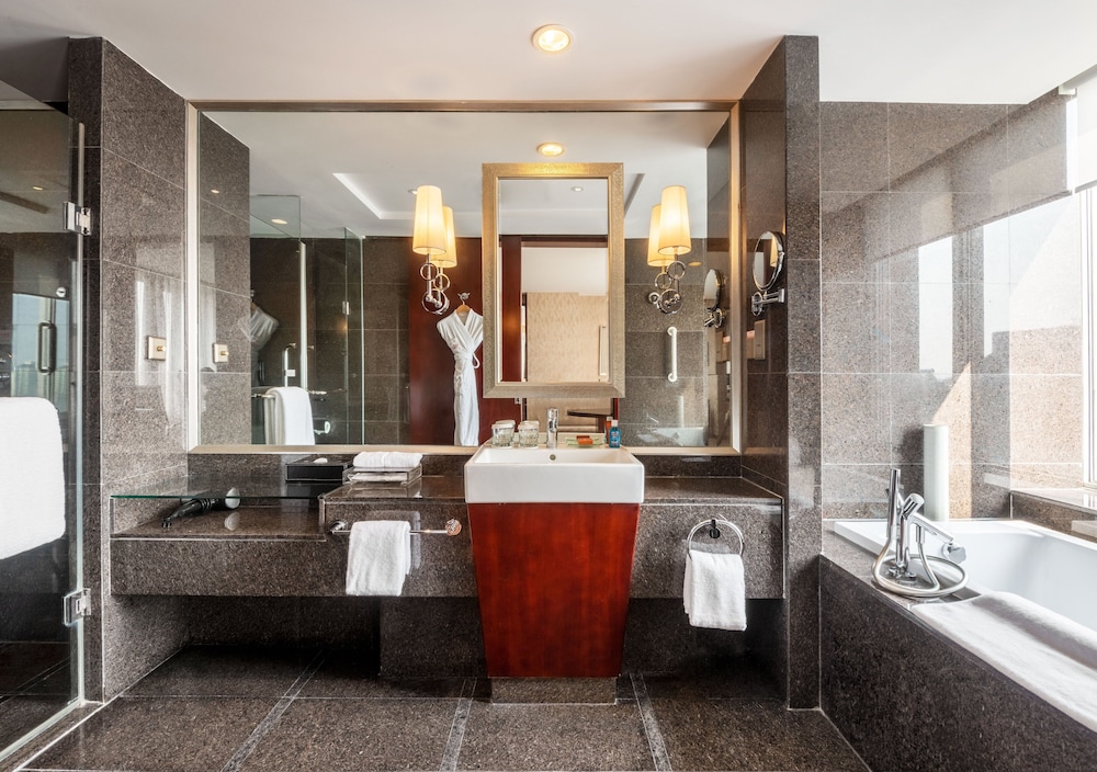 Standard Room, 2 Double Beds, Club Lounge Access (Lounge Access) - Photo 1