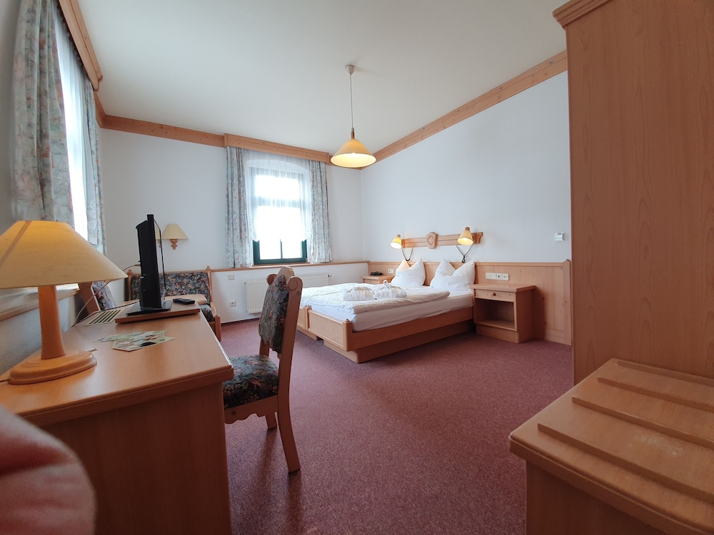 Deluxe Double Room, 1 Bedroom, Non Smoking, Mountain View