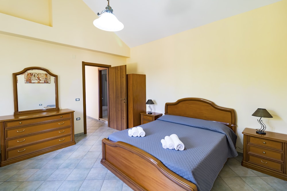 Basic House, 2 Bedrooms, Kitchenette photo 2