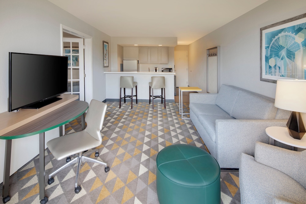 Suite, 1 King Bed with Sofa bed