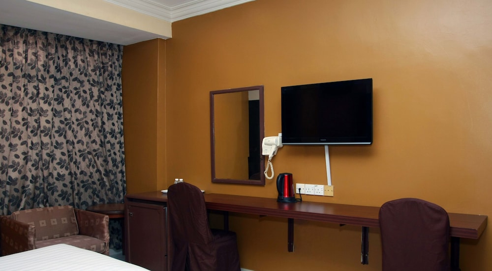 Deluxe Twin Room photo 3