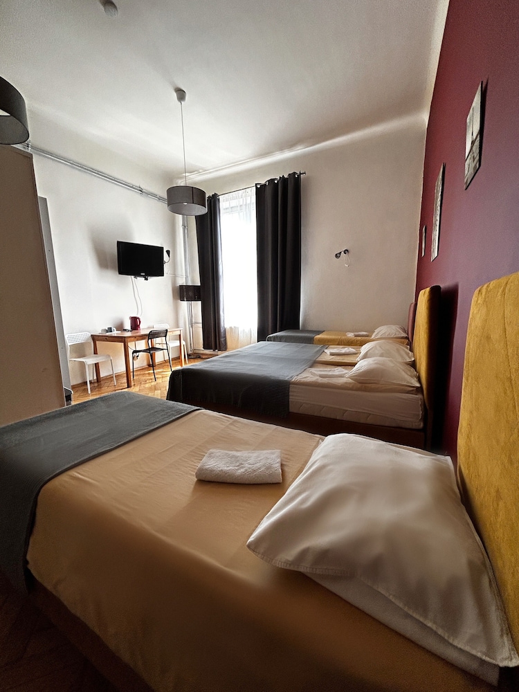 Comfort Quadruple Room, City View