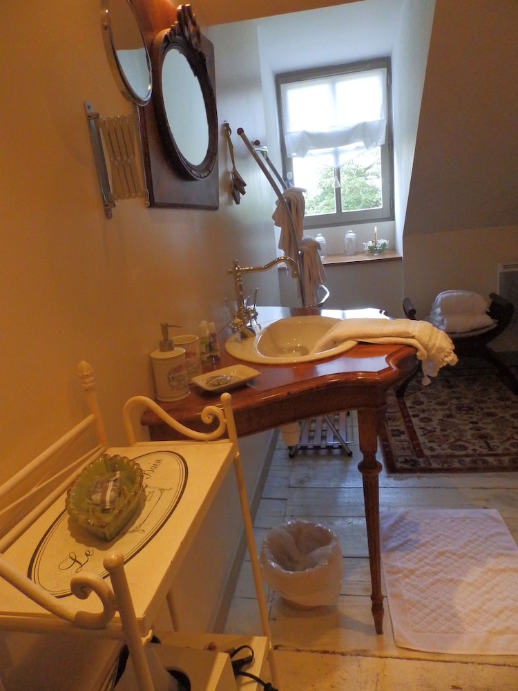 Suite (Marguerite Yourcenar) photo 3