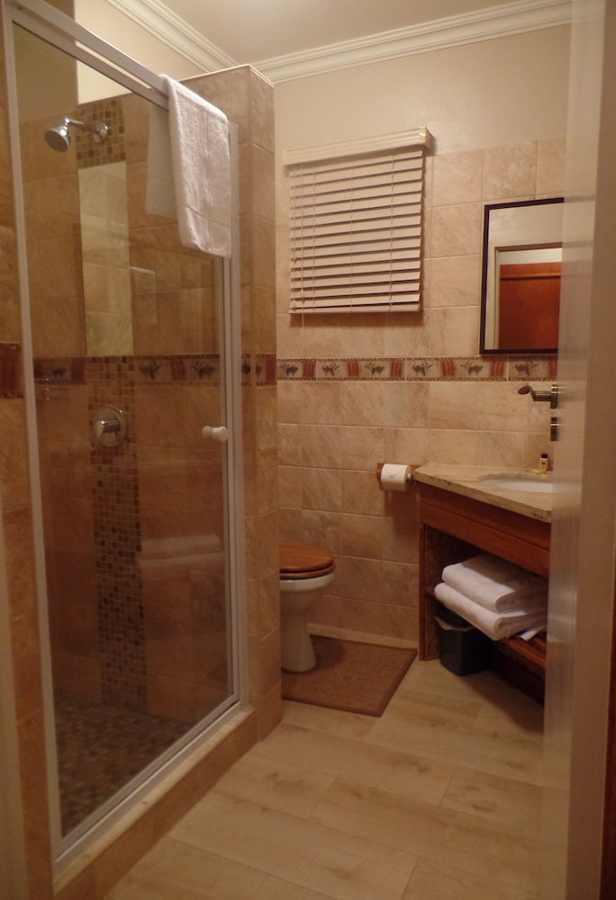 Room 8 photo 2