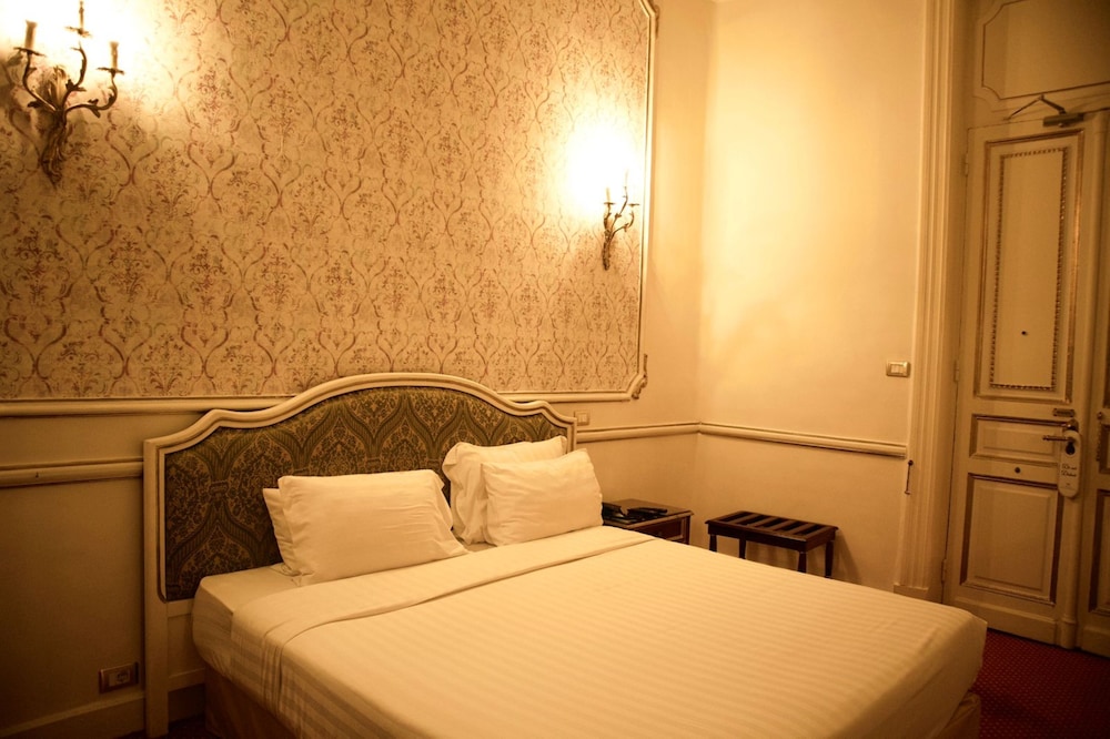 Golden Classic Room City View - Photo 3