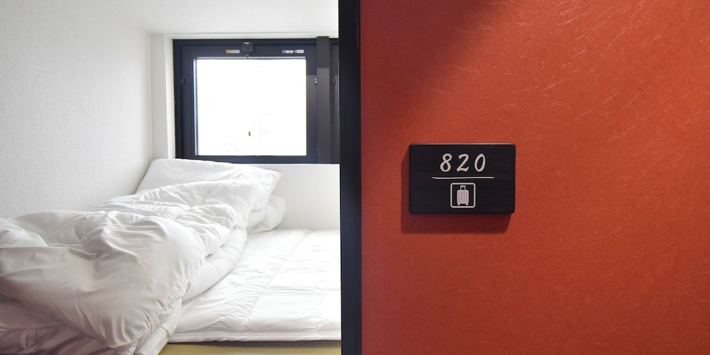 Basic Shared Dormitory, Men only