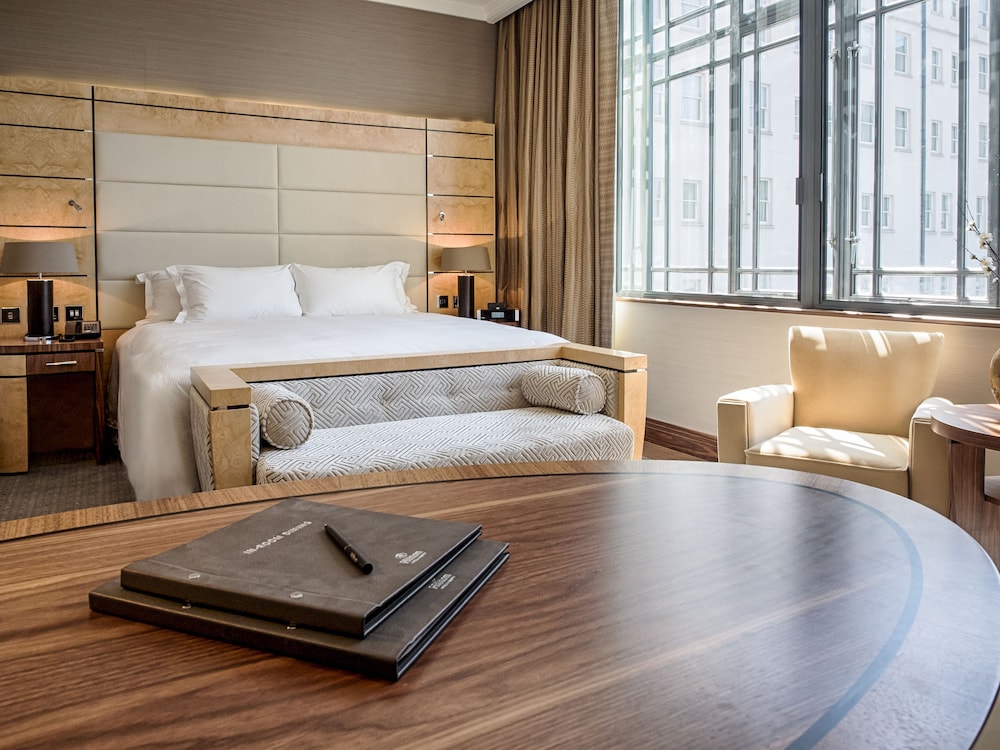 GWR Tower Room, 1 King Bed (Lounge Access), City View